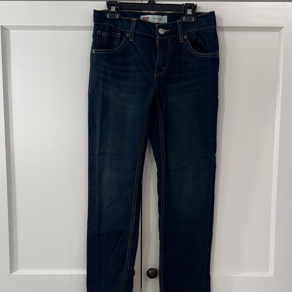 Jeans à la coupe slim pour femmes en Bleu